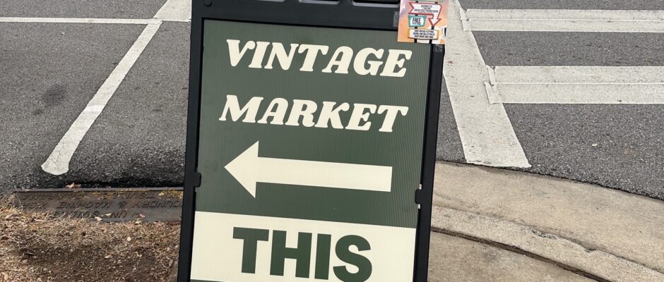 Huntsville's Downtown Vintage Market This Way Sign