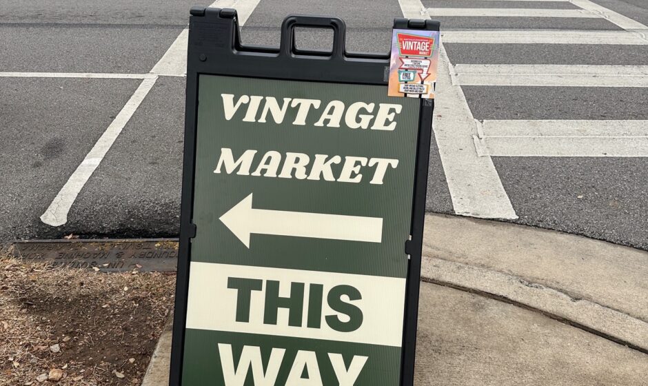 Huntsville's Downtown Vintage Market This Way Sign