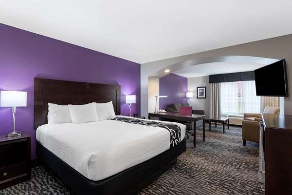 La Quinta Inn & Suites by Wyndham Huntsville Airport Madison