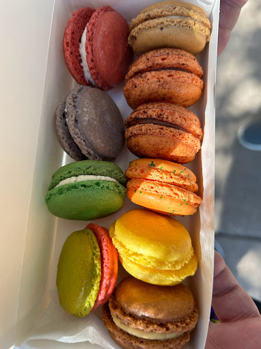 Le Macaron French Pastries