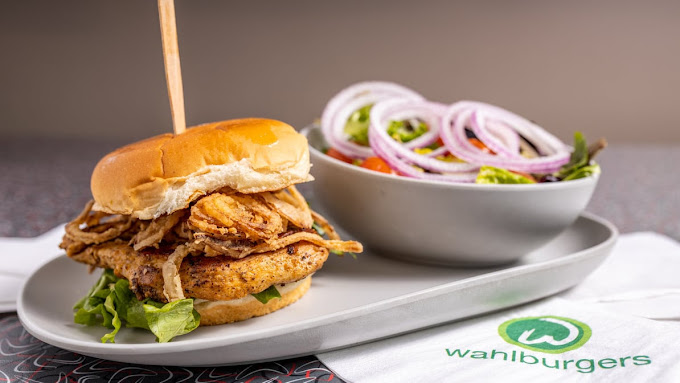 Wahlburgers