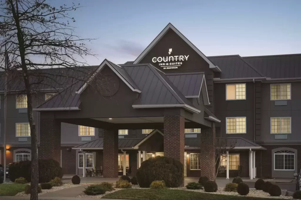 Country Inn & Suites (4)