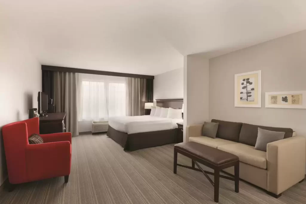 Country Inn & Suites (7)