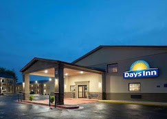 Days Inn & Suites (24)