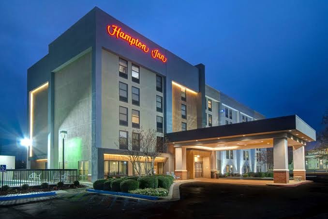 Hampton Inn Hotel (18)