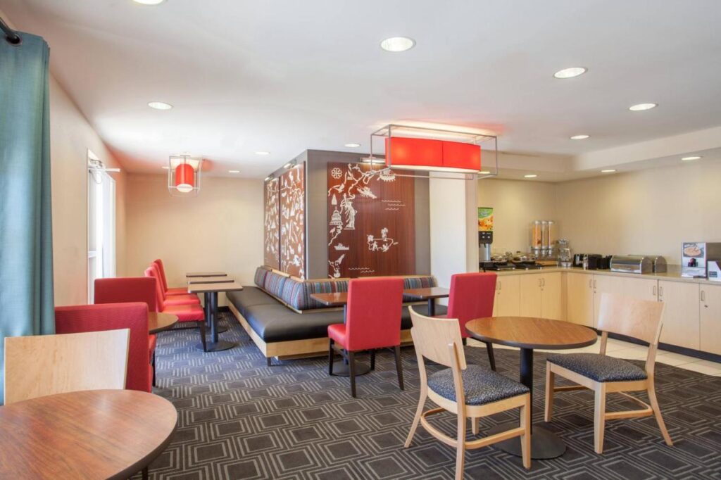 Towne Place Suites (16)