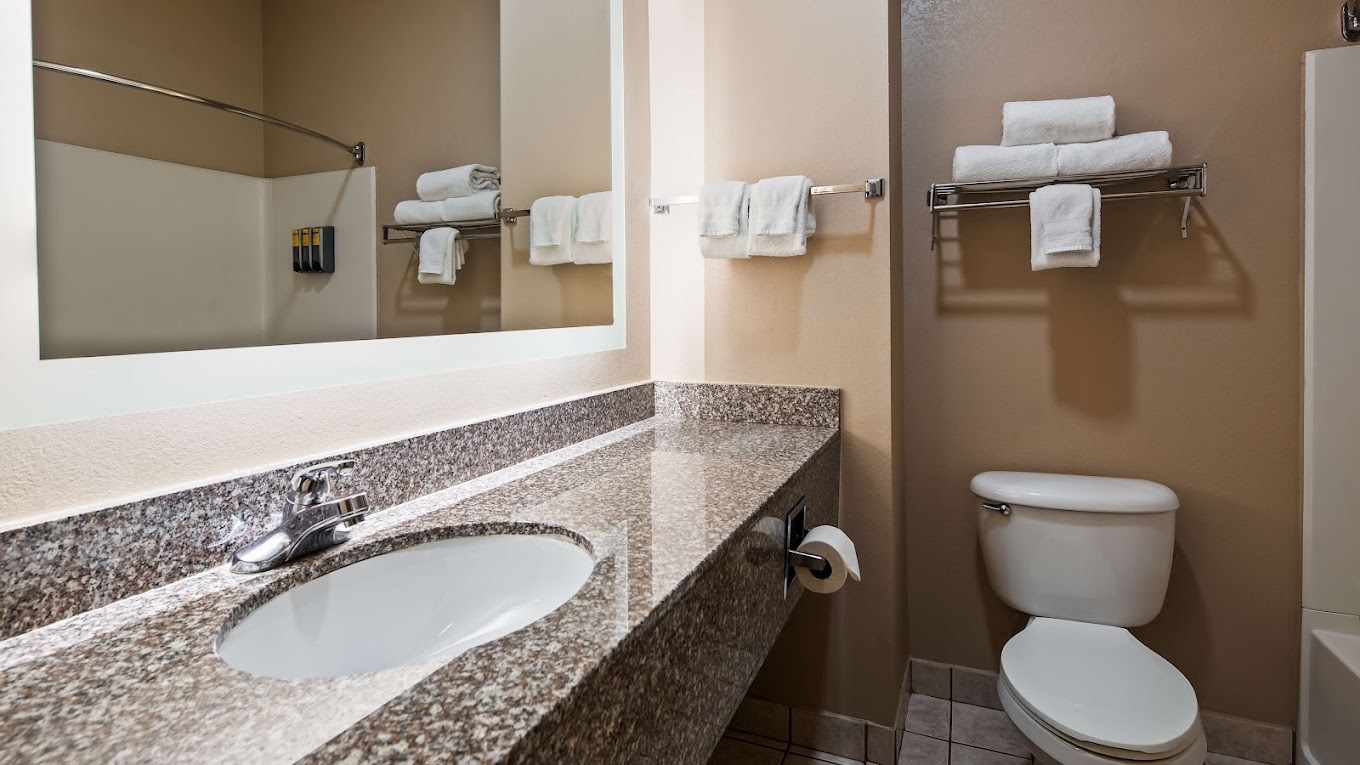 Best Western Plus Russellville Hotel & Suites (9)