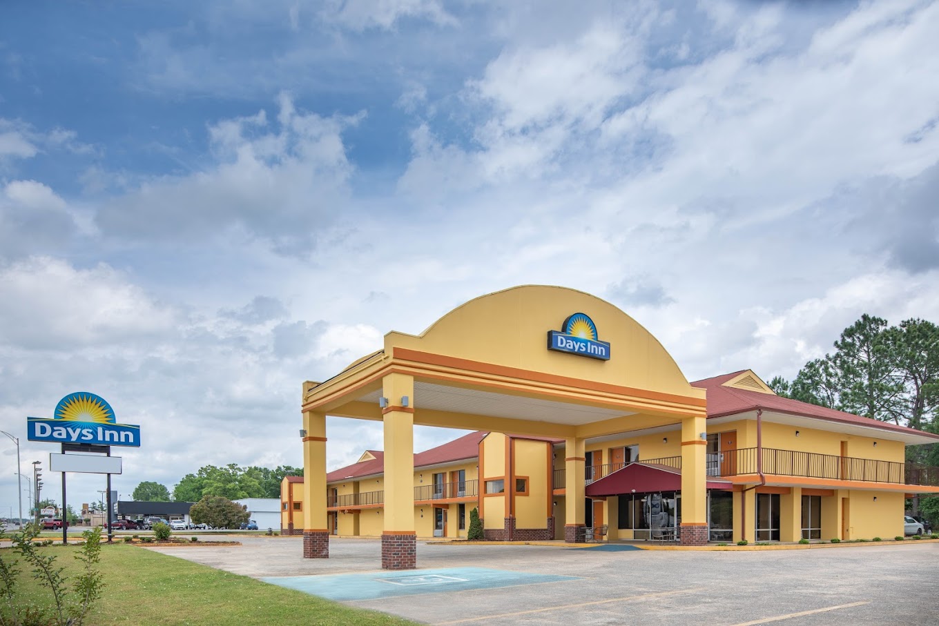 Days Inn by Wyndham Muscle Shoals Florence (2)