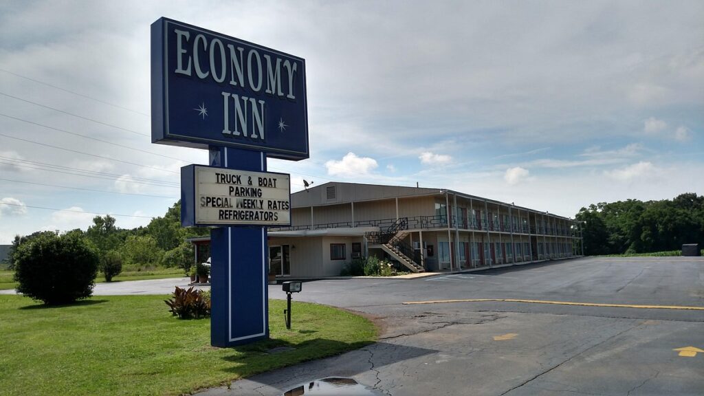 Economy Inn (12)