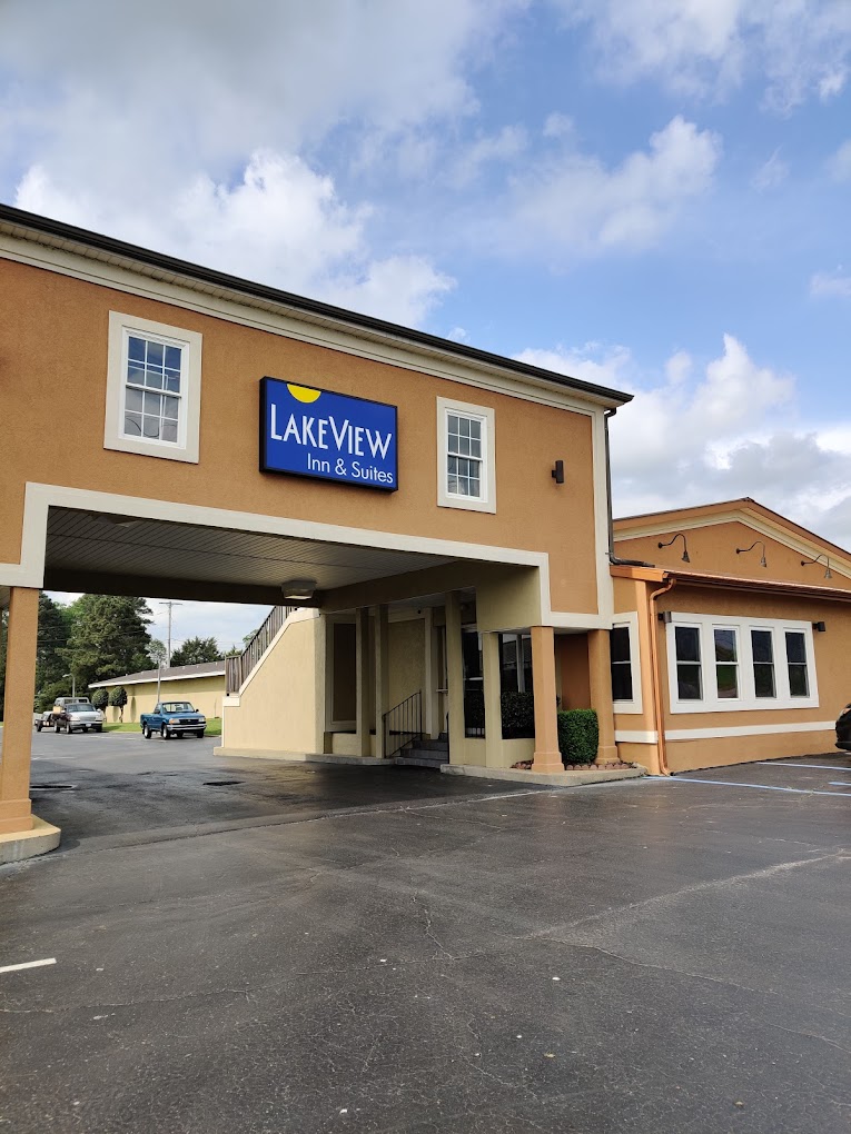 Lake View Inn & Suites (3)